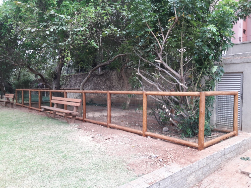 Confira Esse Alambrado Com Eucalipto Tratado. Simples, Bonito E Barato.