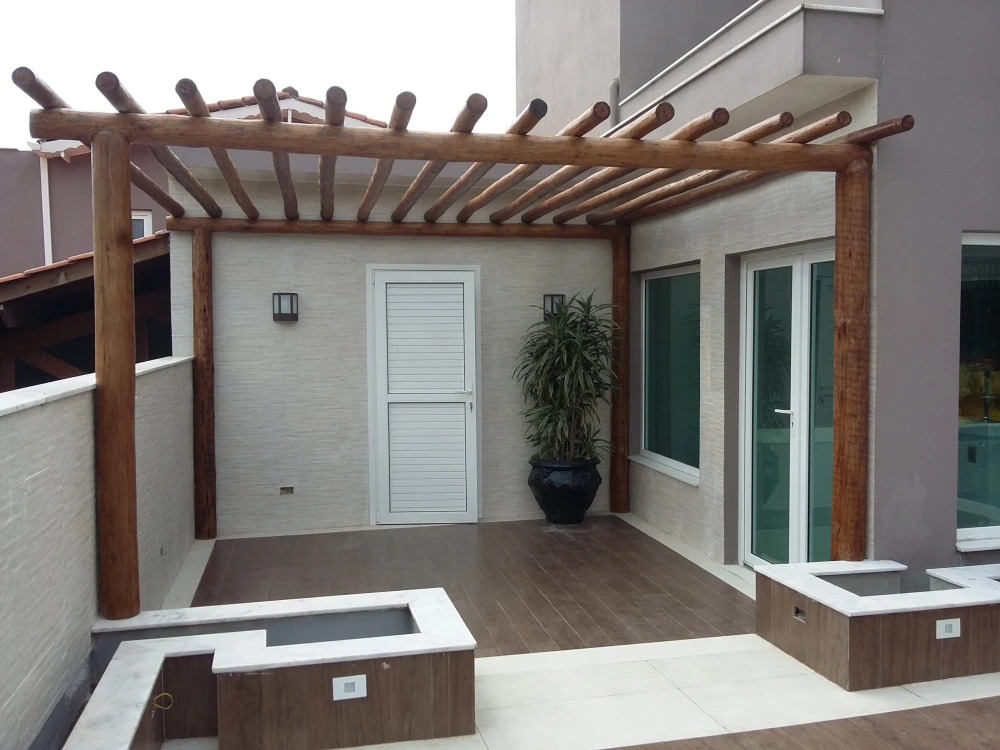 Pergolados Com Eucalipto Tratado - Madeira Tratada de Alta Qualidade