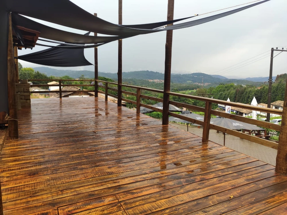 Veja Esse Piso Rústico Em Tábuas De Eucalipto Tratado